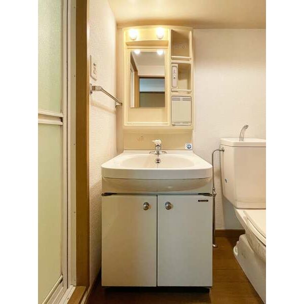 トイレ　清潔感のあるトイレです