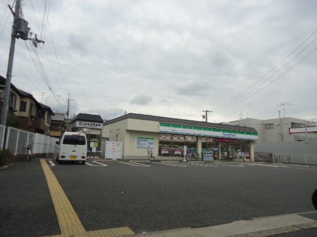 コンビニ　ファミリーマート 梅津段町店（コンビニ）まで381m