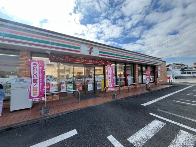 コンビニ　セブンイレブン熊本新外３丁目店（コンビニ）まで353m