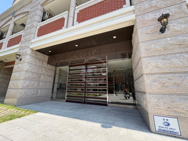 エントランス　Luxeなかもず　エントランス