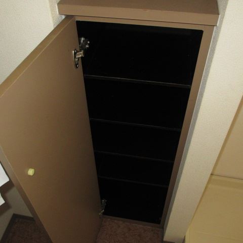 収納　下駄箱付き