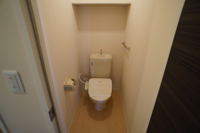 トイレ　温水洗浄便座