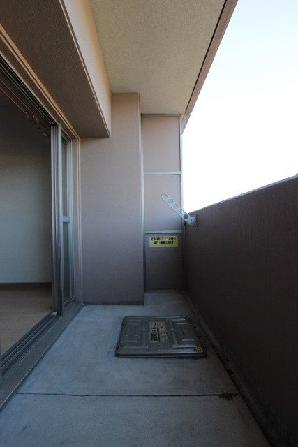 バルコニー　同物件別号室