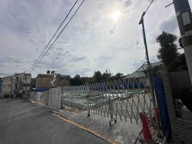 建物外観　建設中