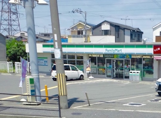 コンビニ　ファミリーマート 門真上野口町店（コンビニ）まで244m