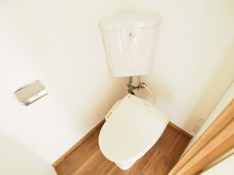 トイレ　ウォシュレット付き