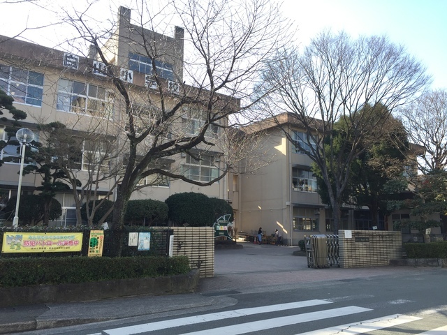 小学校　白山（小学校）まで550m