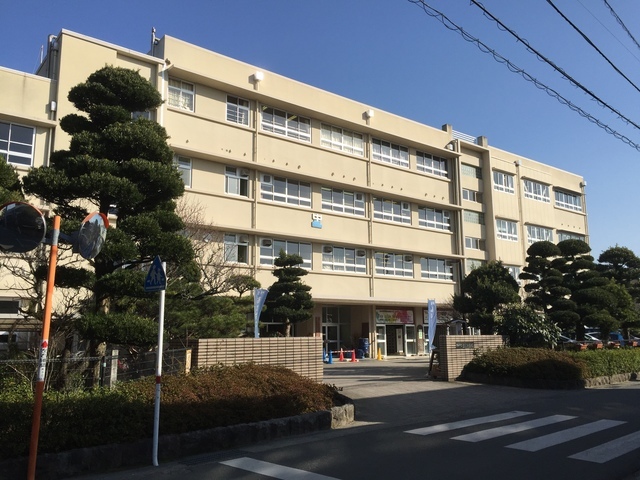 中学校　出水（中学校）まで1200m