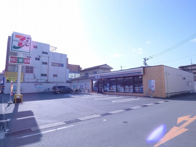 コンビニ　セブンイレブン白山２丁目店（コンビニ）まで200m