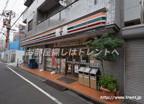 コンビニ　セブンイレブン新宿東五軒町店（コンビニ）まで20m