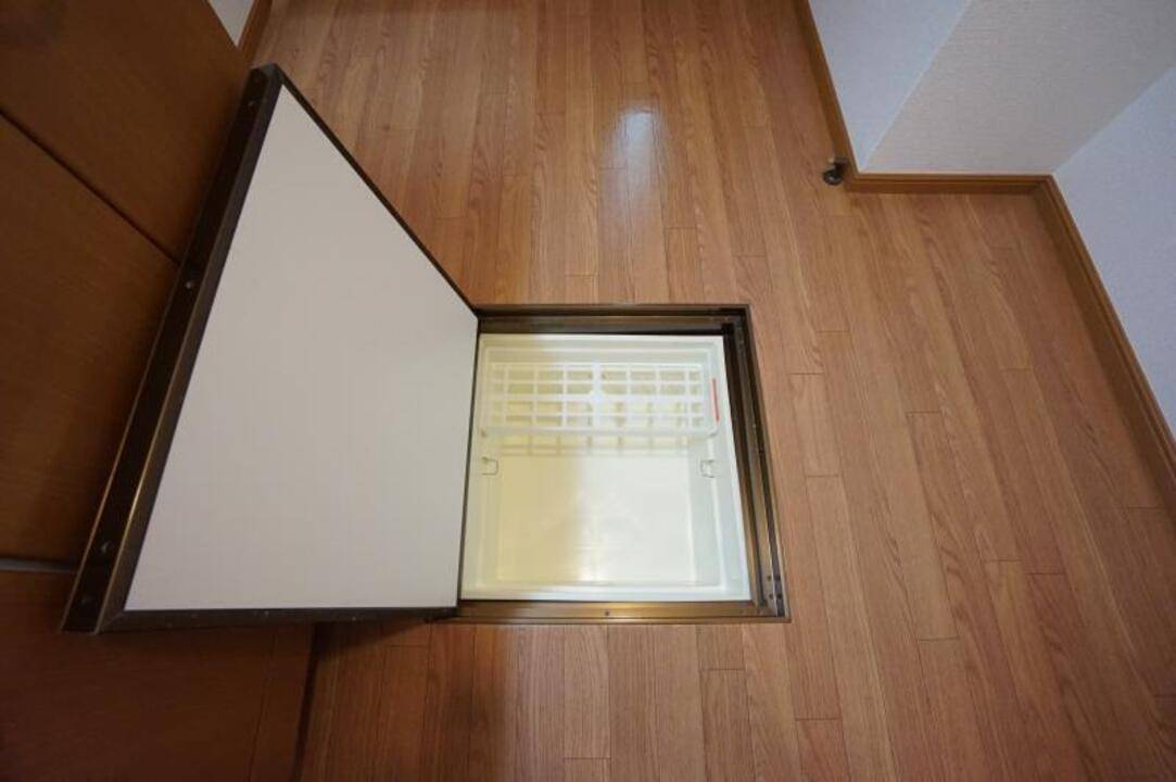 収納　床下収納