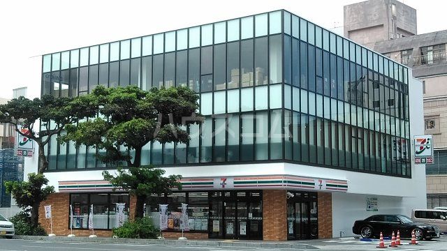 コンビニ　セブンイレブン 那覇松山１丁目店（コンビニ）まで301m