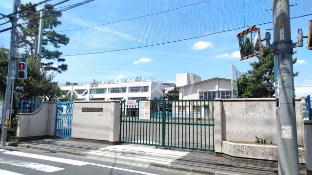 小学校　立川市立第三小学校（小学校）まで216m