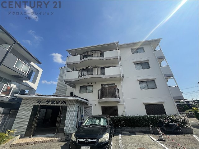 建物外観　宅配ボックス付きで不在時にも便利！