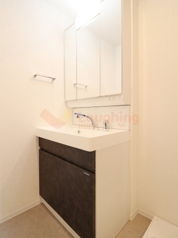 洗面設備　使いやすい独立洗面台です※別号室の写真になります