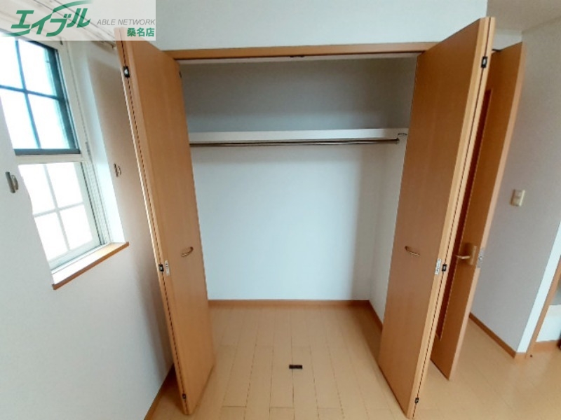 収納　別部屋反転参考写真です。