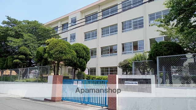 小学校　福岡市立小学校曰佐小学校（小学校）まで442m