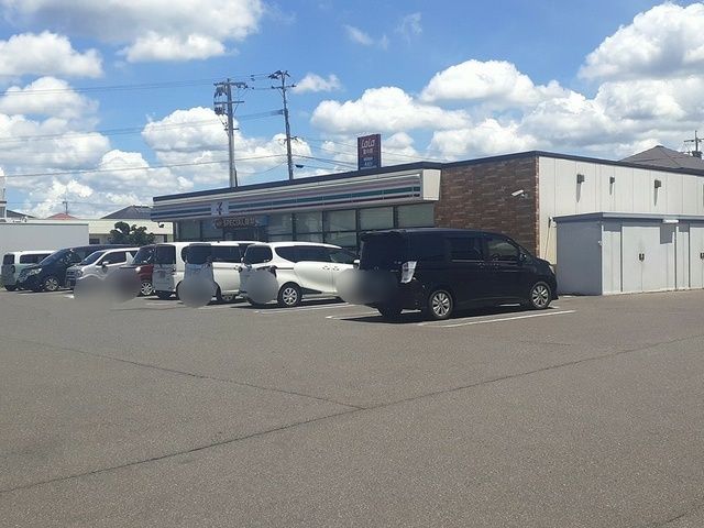 コンビニ　セブンイレブン富の原2丁目店（コンビニ）まで311m