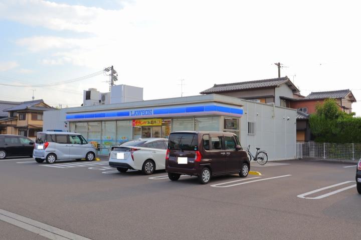コンビニ　ローソン　岐阜東鶉（コンビニ）まで464m