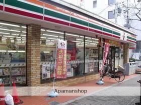 コンビニ　セブンイレブン（コンビニ）まで302m