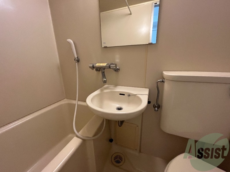 洗面設備　歯磨きや洗面はこちらでお願いいたします。