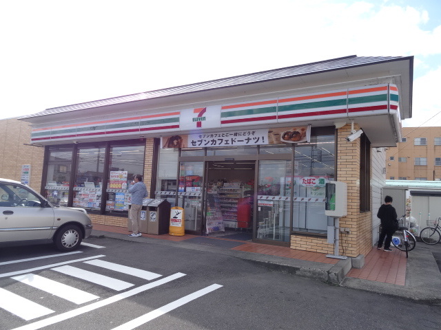 コンビニ　セブンイレブン新潟山二ツ店（コンビニ）まで562m