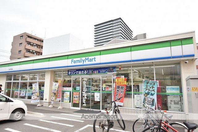 コンビニ　ファミリーマート（コンビニ）まで388m