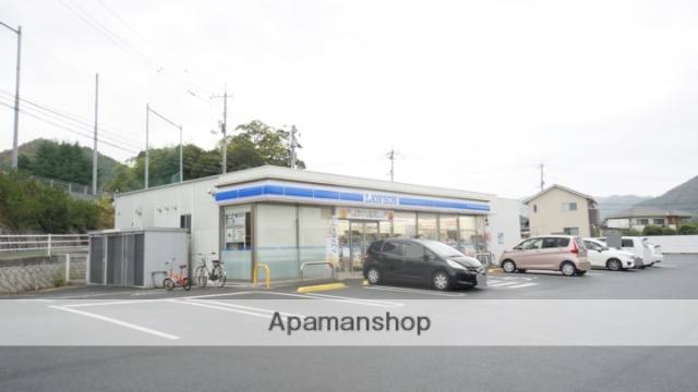 コンビニ　ローソン（コンビニ）まで1758m