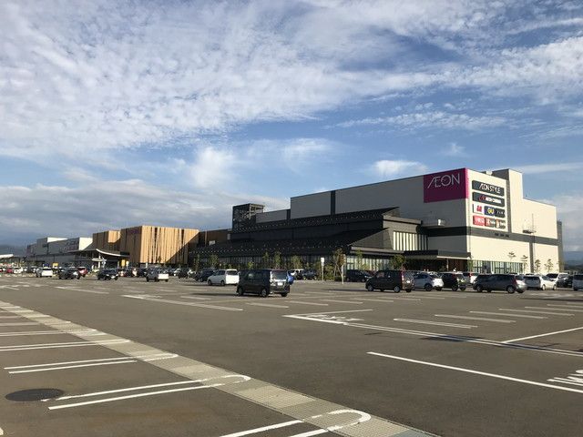 ショッピングセンター　イオンモール新小松（ショッピングセンター）まで1600m