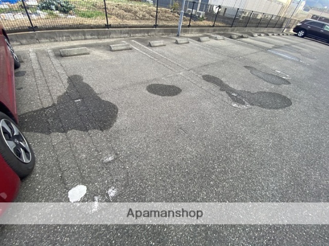 駐車場　エントランス