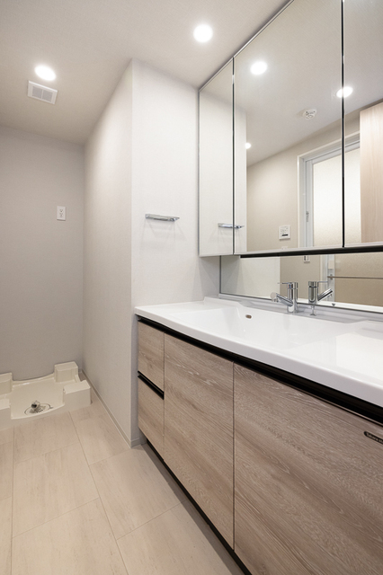 洗面設備　※写真は同タイプ住戸です。