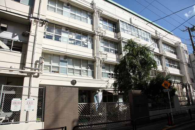 小学校　台東区立台東育英小学校（小学校）まで70m