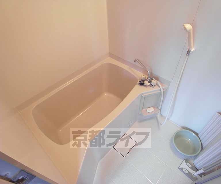 バス・シャワールーム　じつはお風呂も広いですよ！