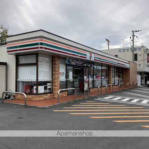 コンビニ　セブンイレブン（コンビニ）まで356m