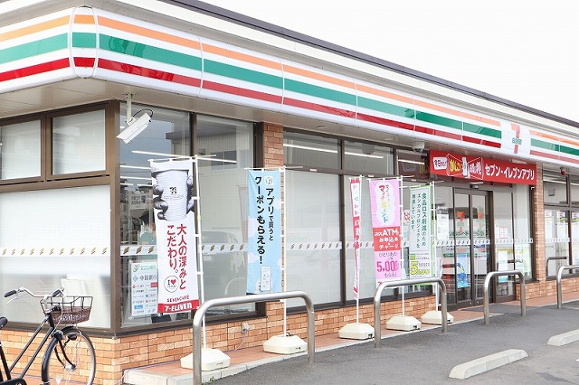 コンビニ　セブンイレブン津島京町店（コンビニ）まで1130m