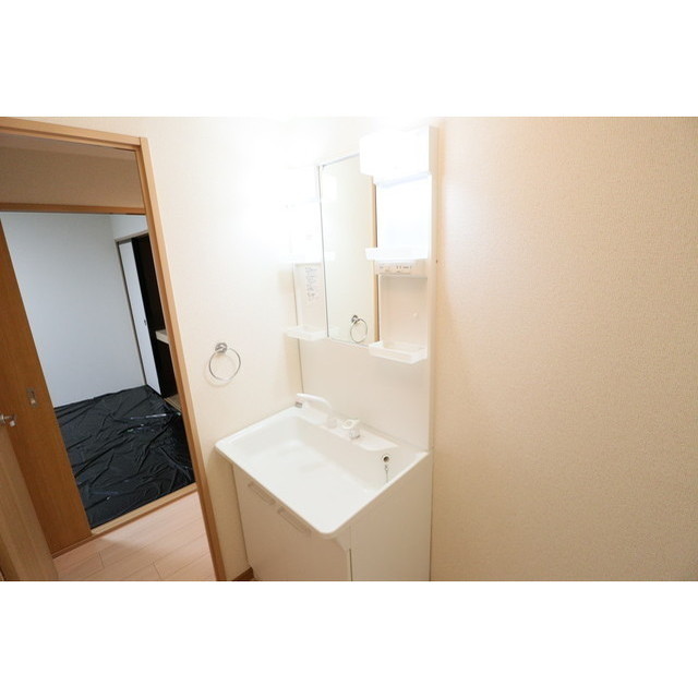 洗面設備　別部屋の参考写真です。