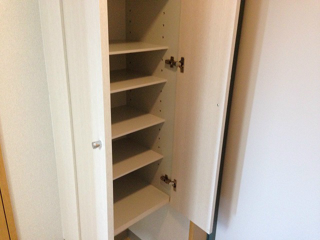 収納　シューズBOX