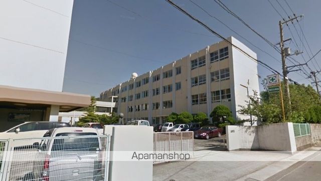 小学校　高松市立弦打小学校（小学校）まで273m