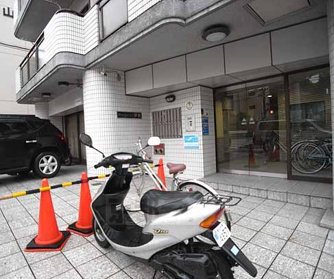 エントランス　建物入口部分です。