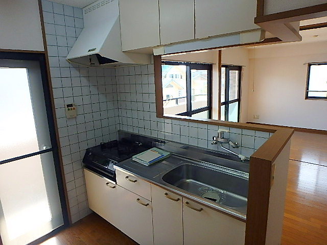 ハイツルーミナスのキッチン写真