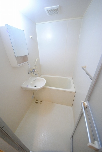 バス・シャワールーム　写真は２０１号室