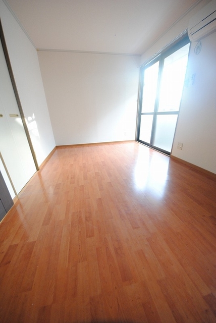 居室・リビング　写真は２０１号室