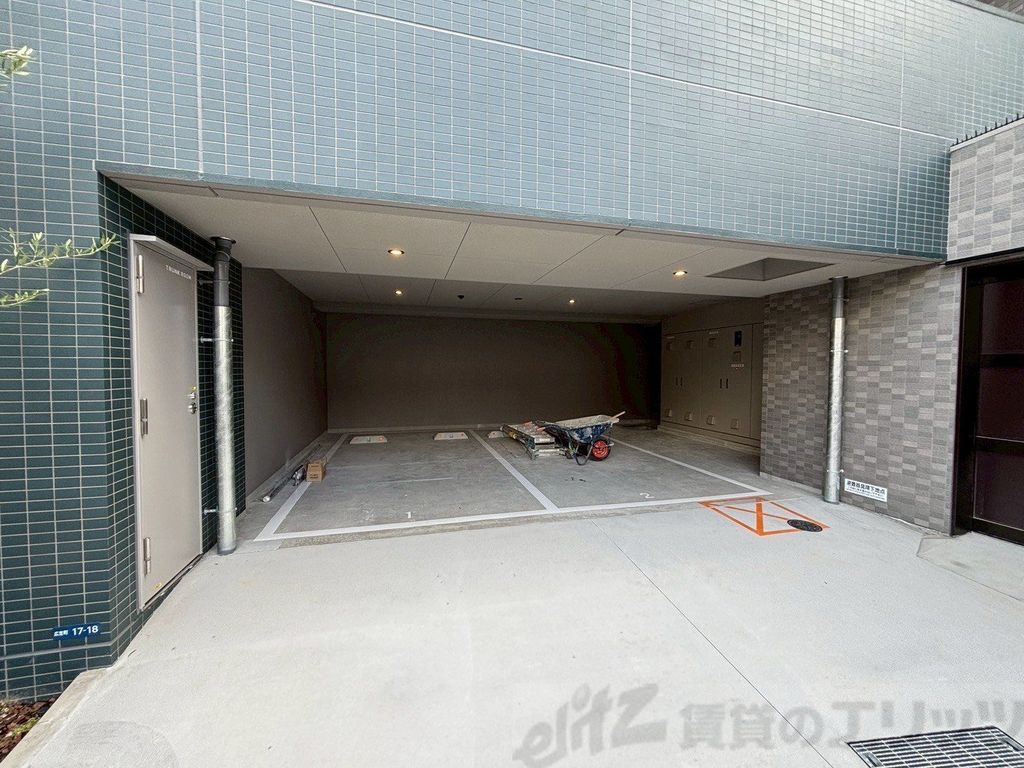 駐車場　駐車場