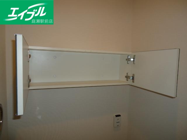 その他設備　トイレ収納