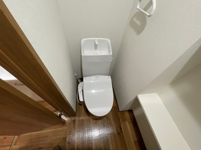 トイレ　ウオシュレット付きです