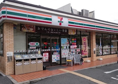 コンビニ　セブンイレブン 大阪住吉1丁目店（コンビニ）まで883m