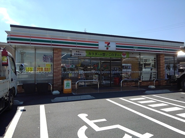 コンビニ　セブンイレブン小古曽東店（コンビニ）まで450m