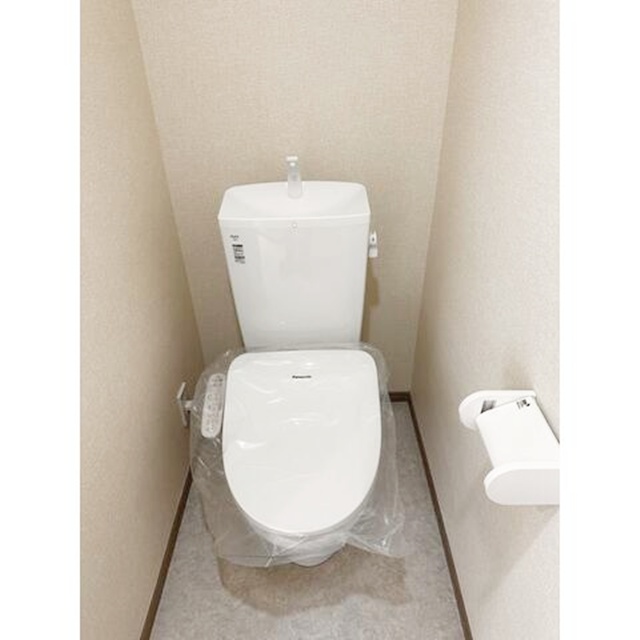 トイレ　温水洗浄便座付き♪