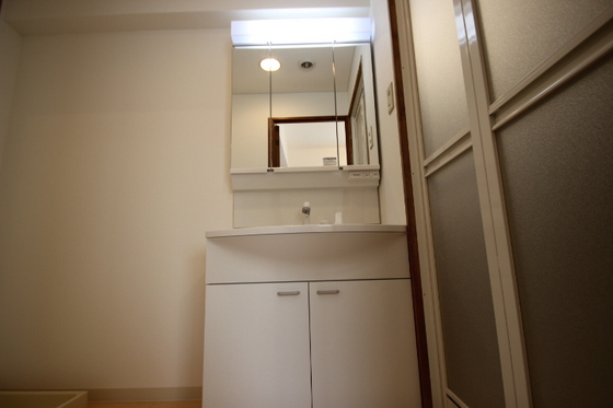 洗面設備　※別部屋の写真です