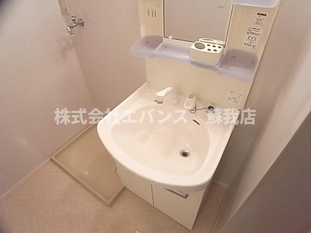 洗面設備　コンパクトで使いやすい洗面所